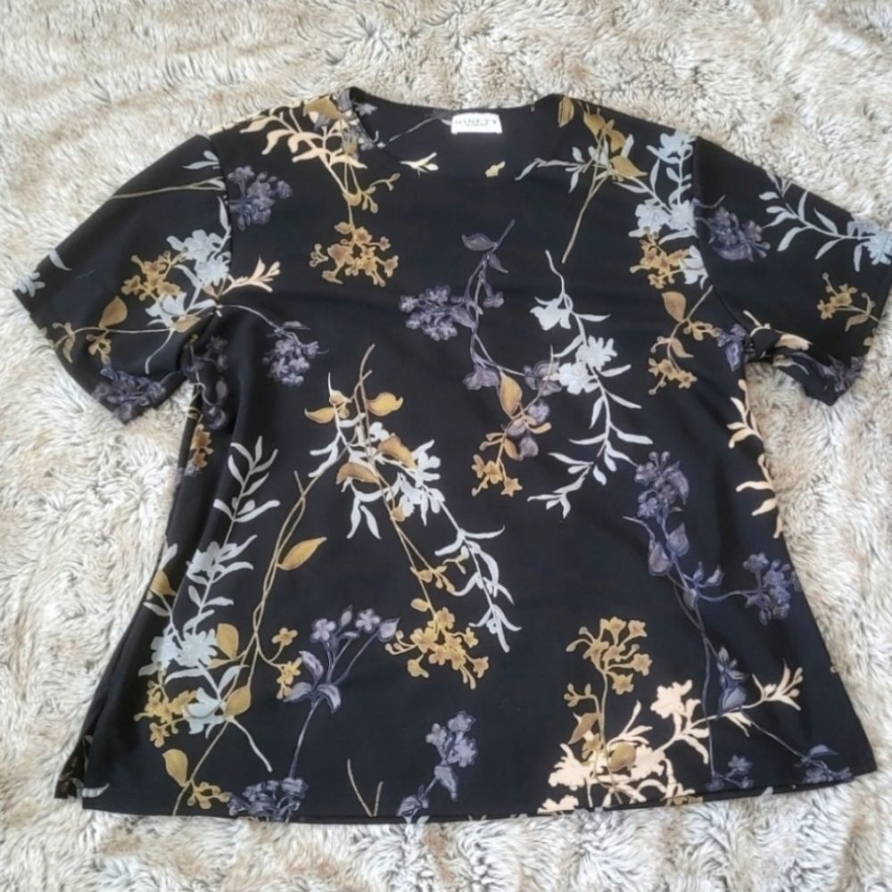Ninety Woman Vintage Black Floral Short Sleeve Top Size 2X